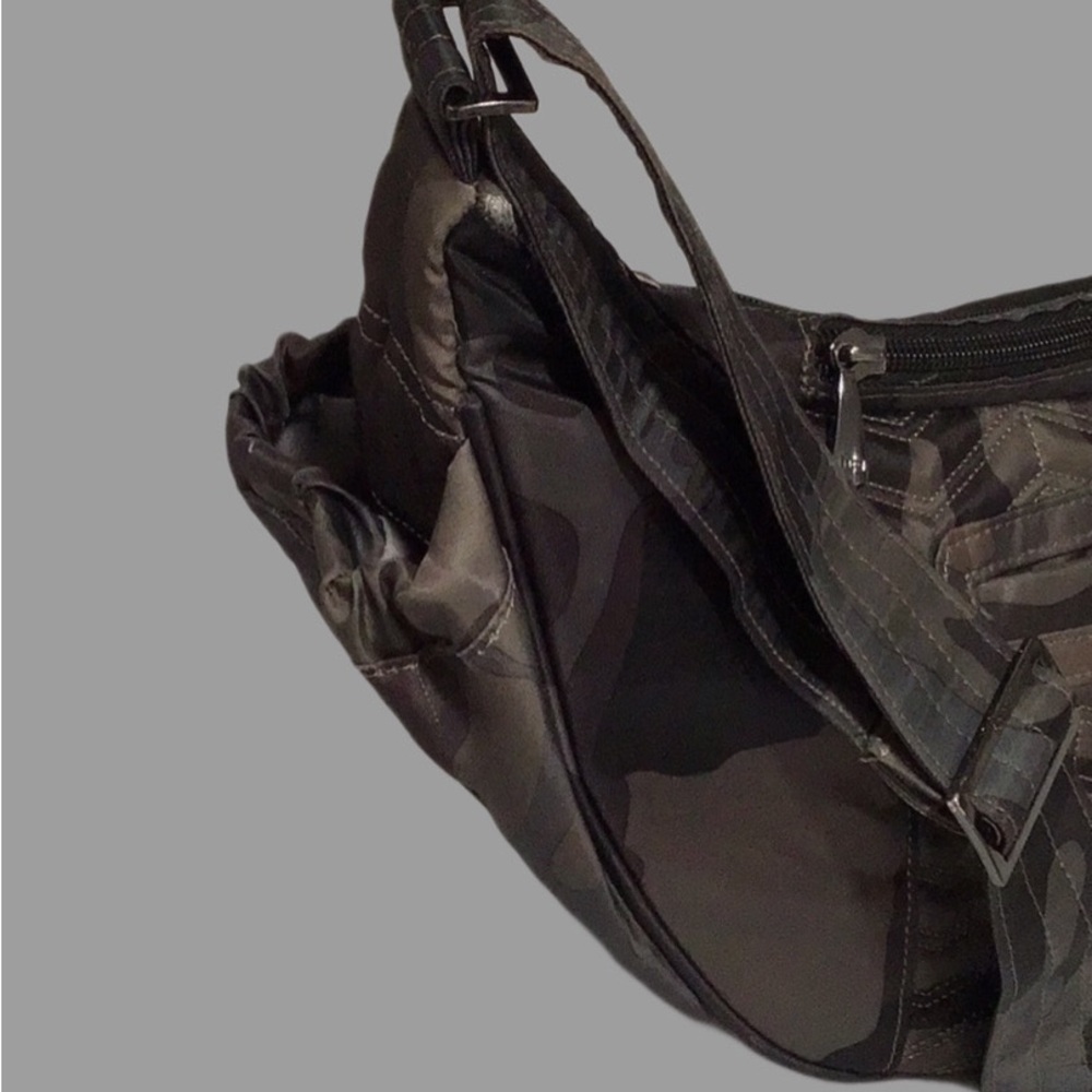 LUG Boomerang Charcoal Gray Camo Print Crossbody Sling Freestyle Bag - Picture 12 of 14